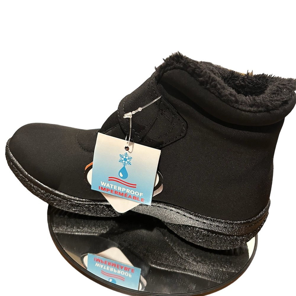 NIB Waterproof Black Snow Boot Size 6.5